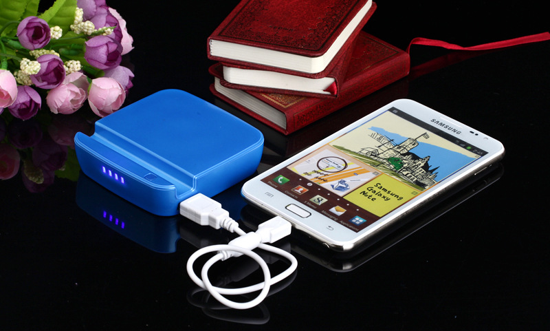 Manufacturers selling new card mobile charging treasure large capacity 8800 Ma mobile power, random style14