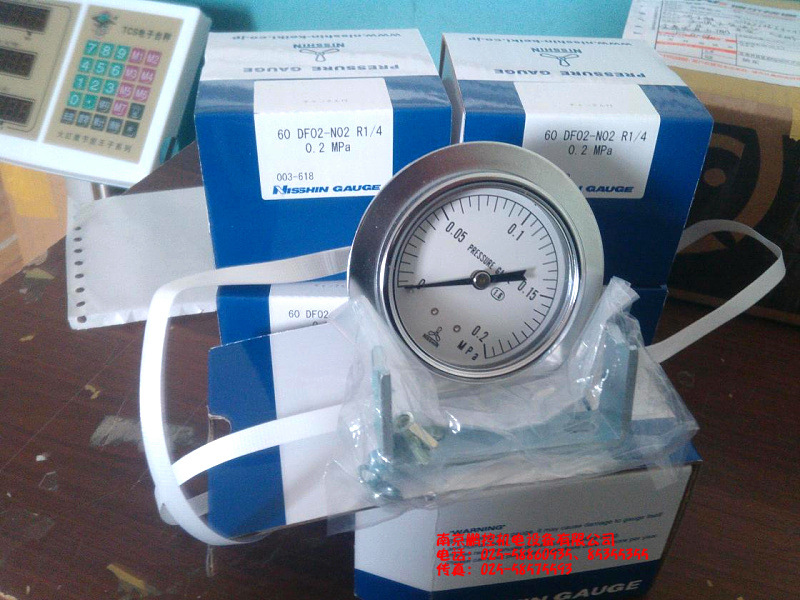 日本日新压力表60 DF02-NO2 R1/4