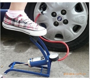 Car hit the pump Foot Pump Foot pump Air pump With a tire pressure gauge