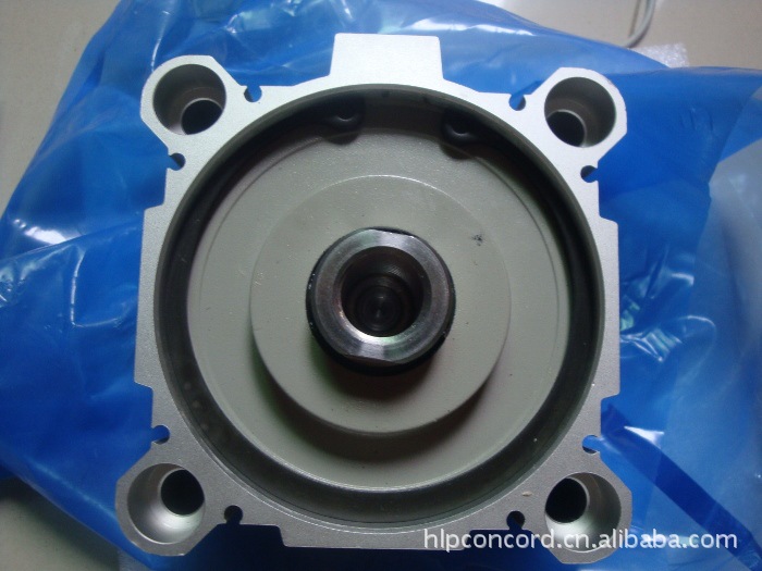 供应全新原装 CQ2B100-10DZ 薄型气缸