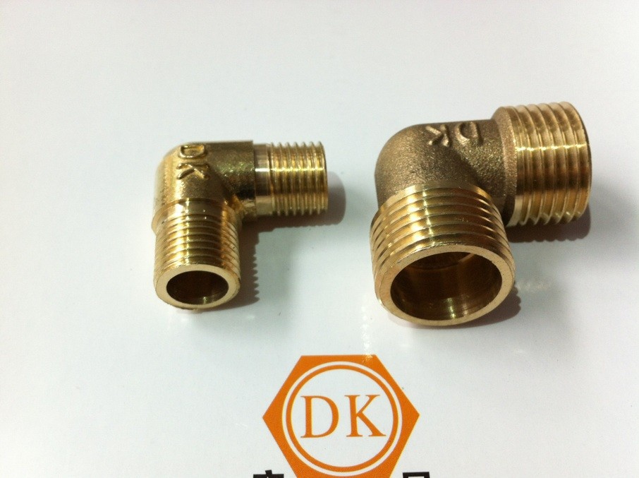 诸暨日新外丝弯头内丝弯头压铸直角接头