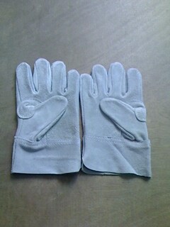 防护防切割手套阻燃隔热手套牛皮手套耐磨耐用手套防护手套供应