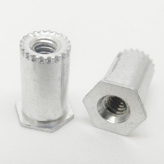 接地压铆螺母拄,接地螺母拄,压铆螺母拄,螺母拄 SOAG系列