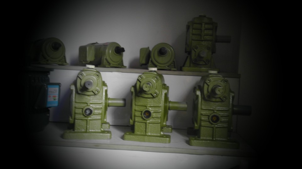 （厂价直销）城邦成大齿轮蜗轮减速机铝壳减速机东元减速电机