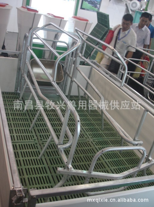 1.5米复合漏粪地板辽宁复合材料漏粪板母猪板猪漏粪地板羊漏粪板