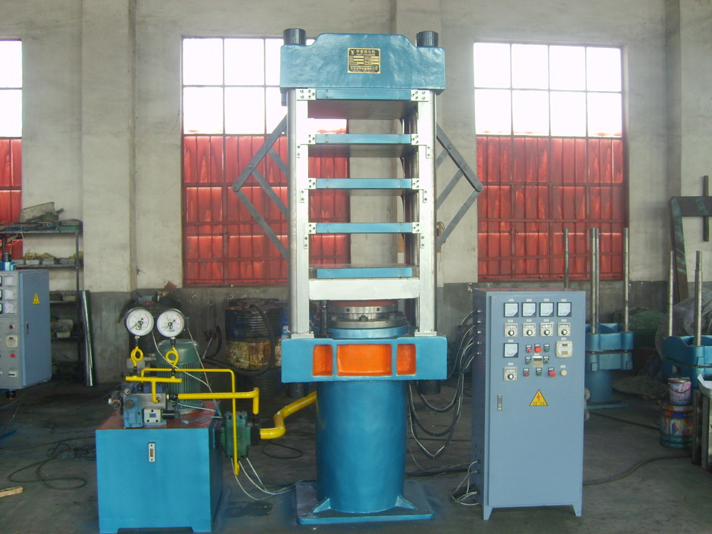 青岛亚华机械供应多层平板硫化机品质优