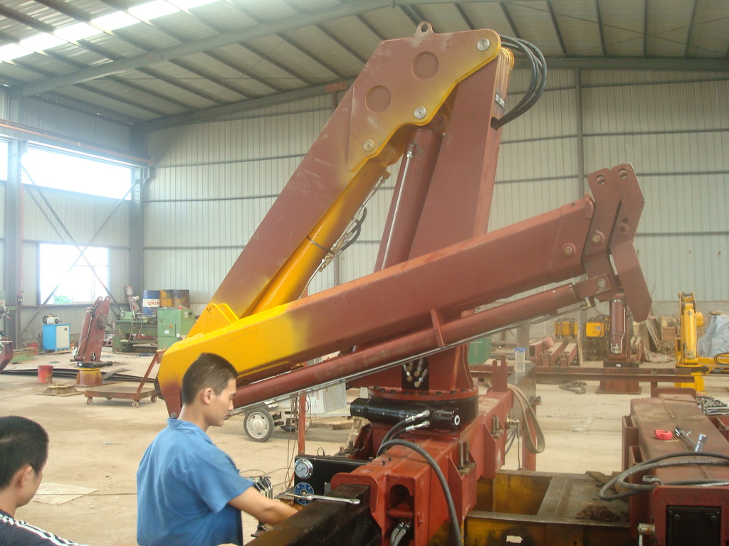 6.3吨折臂式随车起重机SQ6.3ZB2 液压起重 供应加工定制随车吊