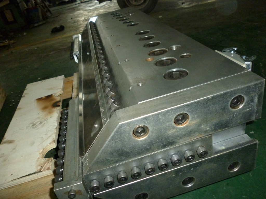 PMMA板材模具 片材模具 挤出平模头 挤出模具 流延模具 薄膜模具