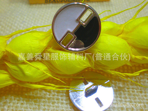 供应塑料电镀 品质纽扣树脂纽扣四眼扣树脂 大衣树脂纽扣复古