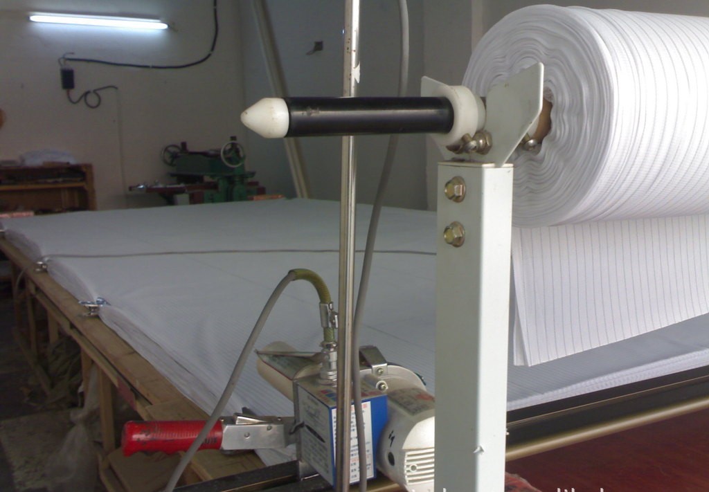 手套生产车间-裁剪