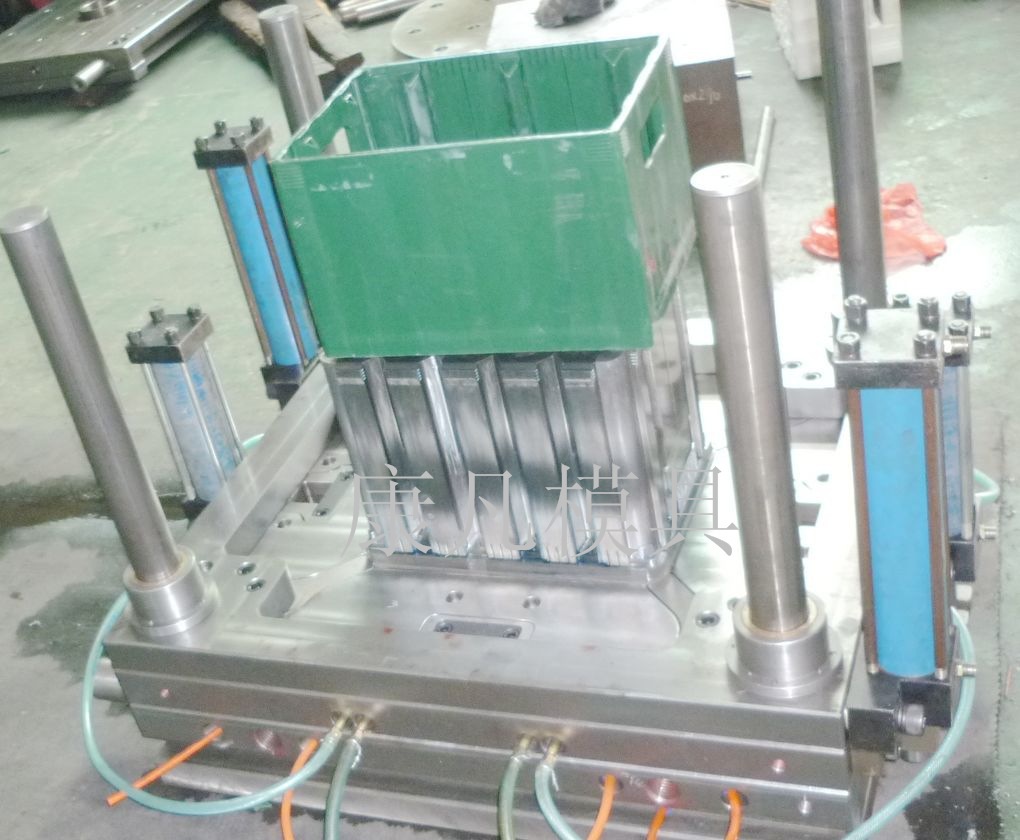 台州市黄岩磨具厂家 塑料模具 水果筐 啤酒箱模具制造