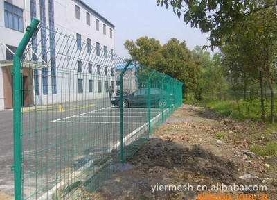 【厂家直销】浸塑护栏。浸塑护栏网，公路护栏网，小区护栏网|ru