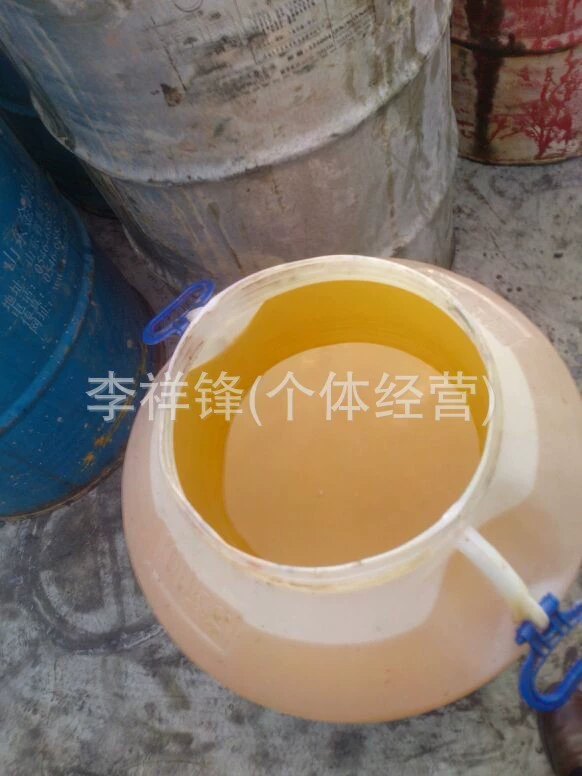 Производители животных жиров продают большое количество овечьего сала.