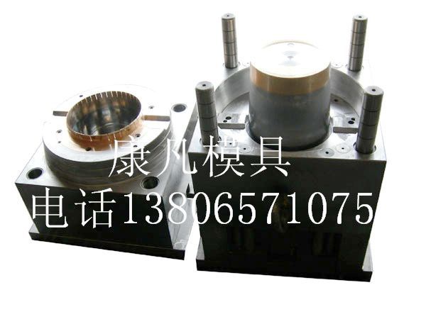 台州黄岩塑胶模具工厂，25升注塑油桶模具制造需要多长时间