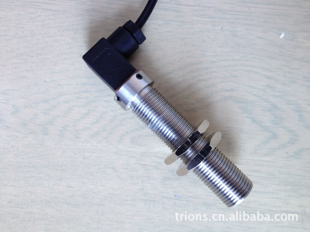 转速传感器霍尔式速度传感器方波电压信号