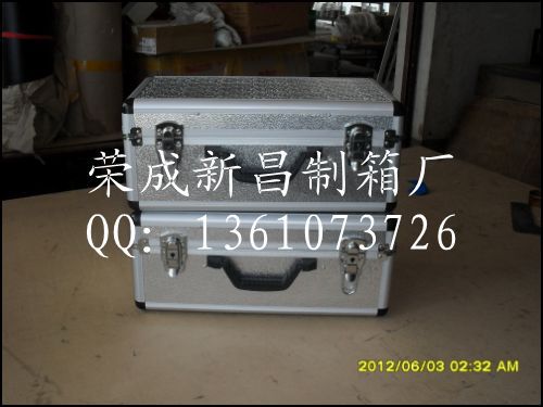 厂家订做各种铝合金工具箱  仪表仪器箱  渔杆箱  手提箱