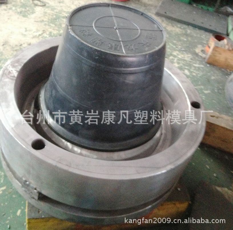 塑料桶模具加工，塑胶泥灰盆模具价格