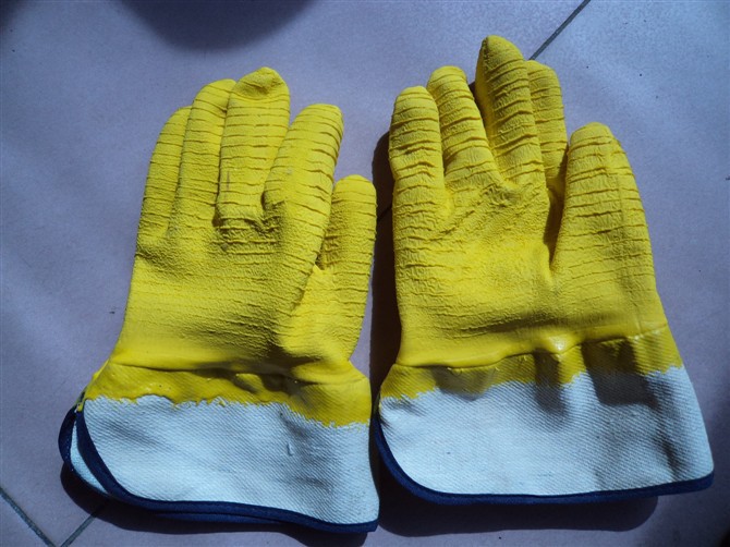 安全口乳胶皱纹全挂浸胶手套1