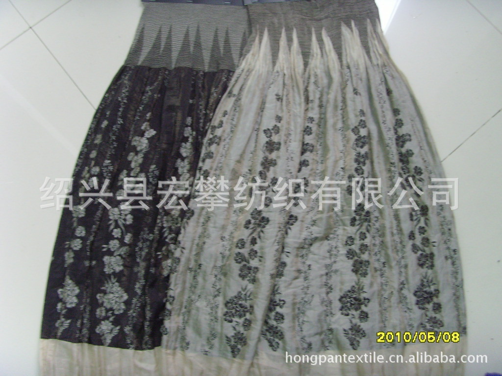 厂家直销全棉定位裙大提花面料、大提花坯布、色织双层裙子大提花