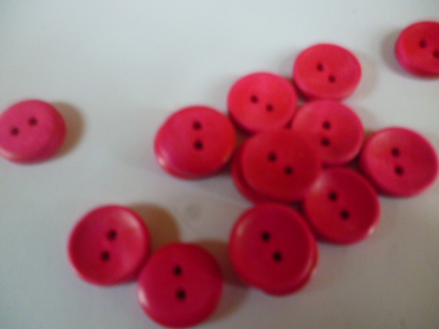 厂家供应荷木木头纽扣圆形规格多样异型木头纽扣现货批发