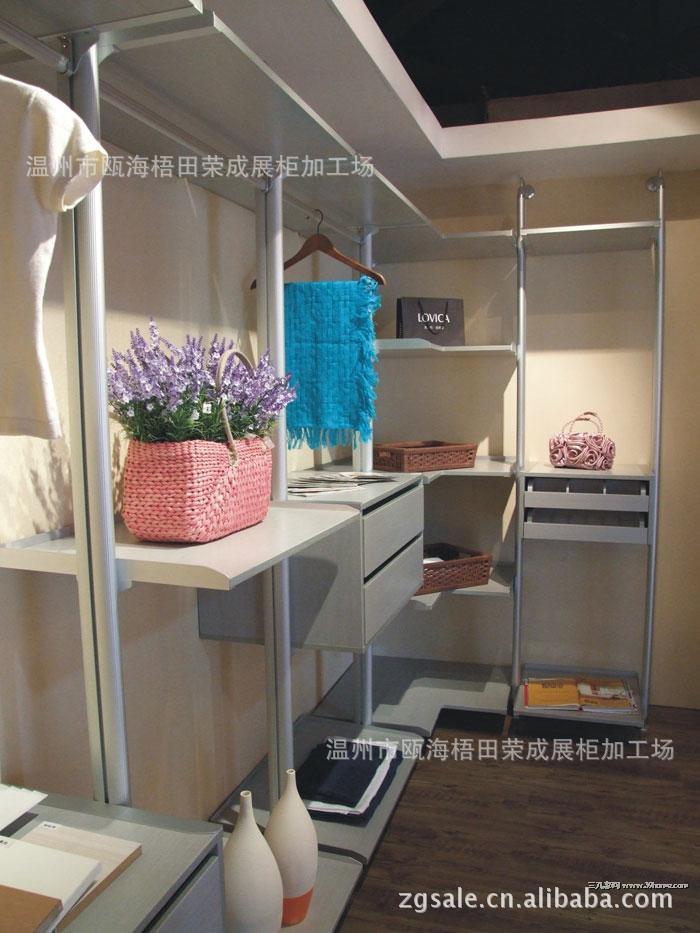 温州荣成展柜提供定制衣帽间、整体衣帽间批发业务|ru