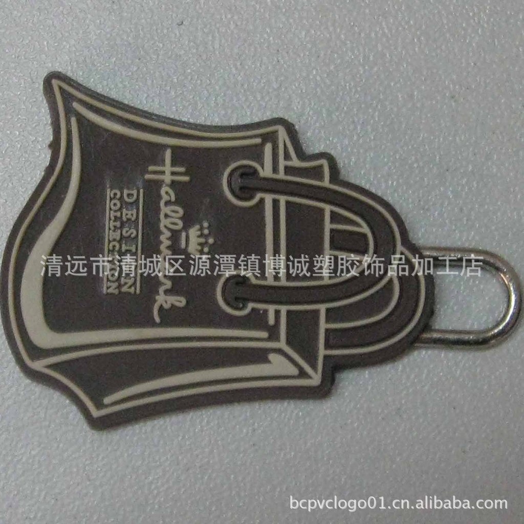 厂家直供各式LOGO特价软胶拉片微射出滴胶