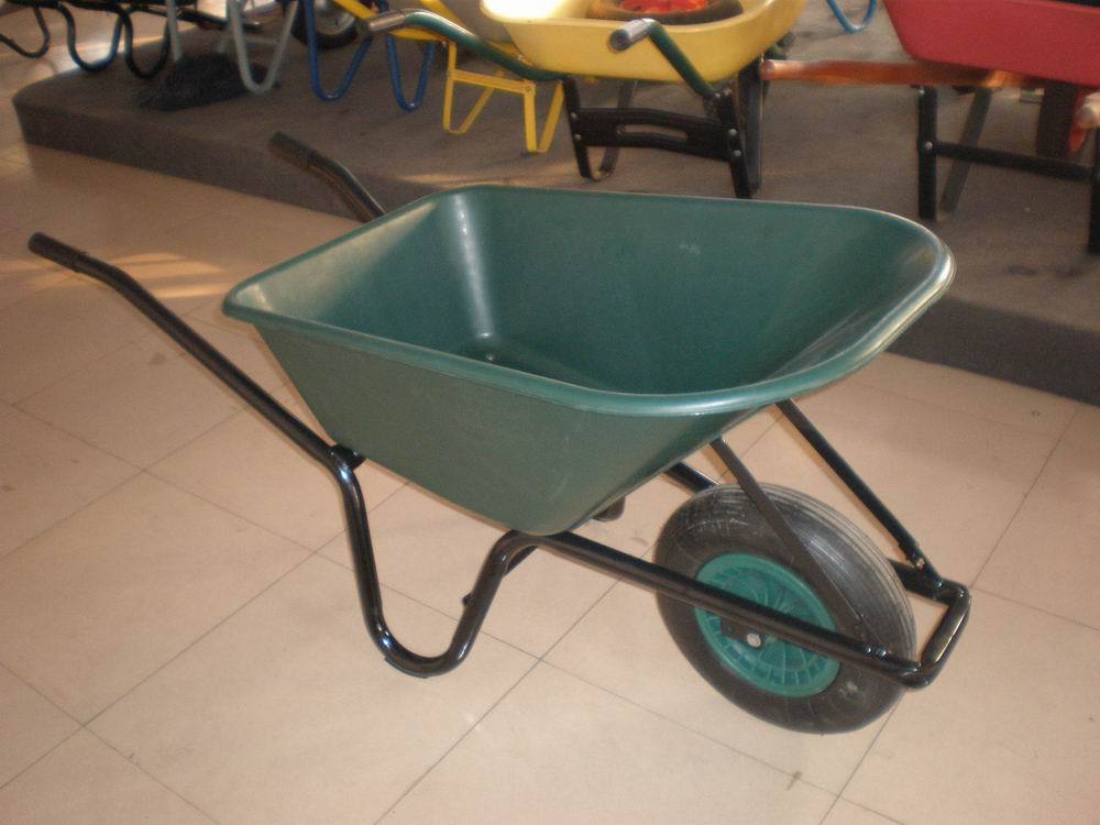 专业生产欧洲畅销款塑料车斗独轮手推车WB6414