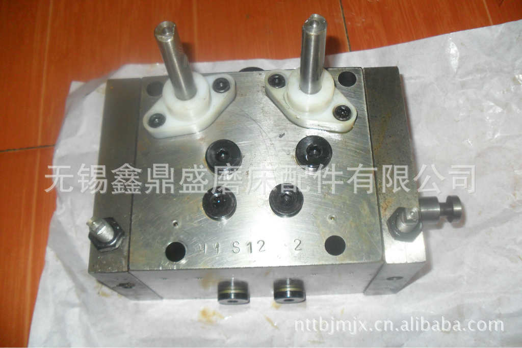 无锡机床厂内圆磨床M2110液压操纵箱(24部件)