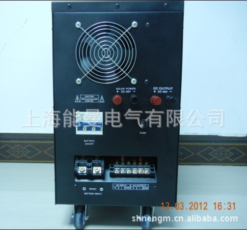 2.5KW/2000W太阳能控制逆变器一体机带10A控制器