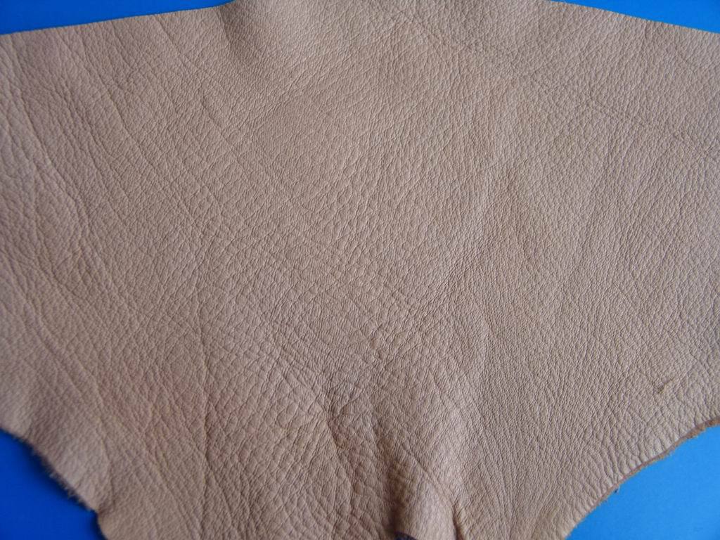 进口原材料 手袋用杏色鹿皮 真皮皮料 时款包袋皮料