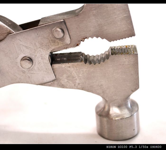 Car multi-functional metal car safety hammer broken window hammer car life hammer escape tool claw hammer