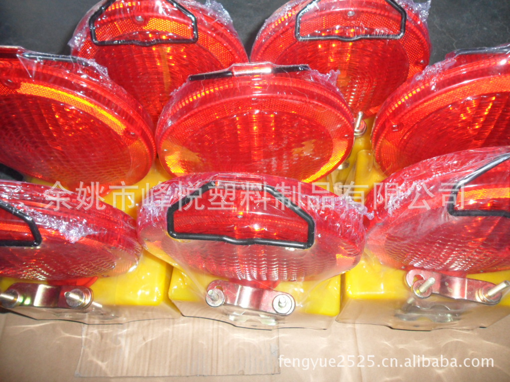 供应方型各种颜色路障灯