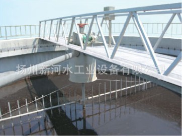 供应悬挂式中心传动浓缩刮泥机