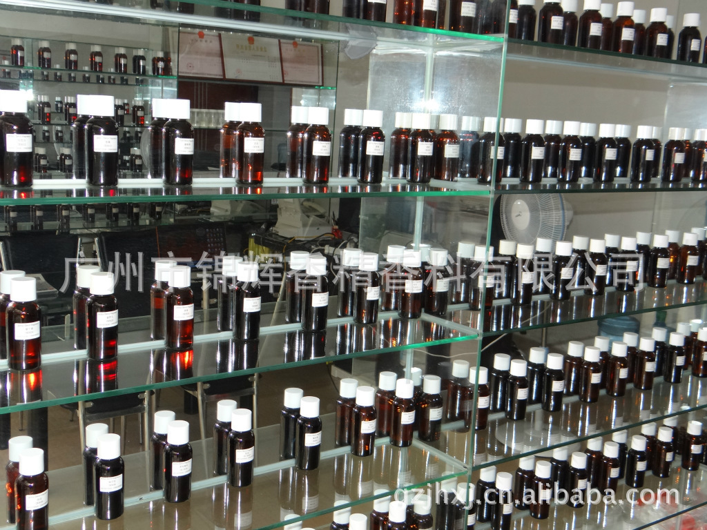 现货批发各种耐高温香精 工业香精 油溶性液体香精 浓缩型香精