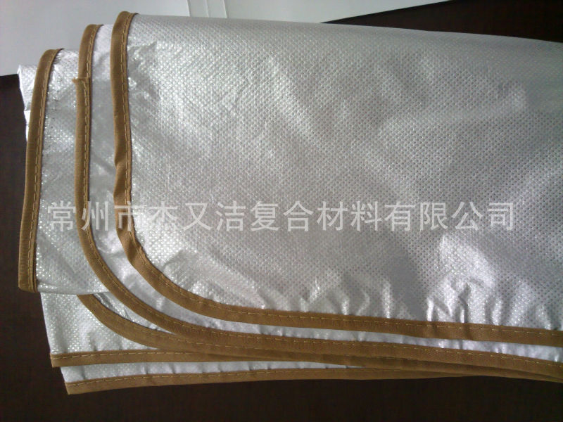 供应铝膜毯无纺布 打孔透气铝膜无纺布 急救毯无纺布 铝箔毯无纺