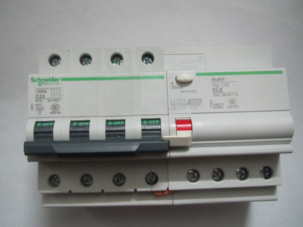 原装正品C65N 4P C20 30MA Schneider带剩余电流动作保护漏电开关