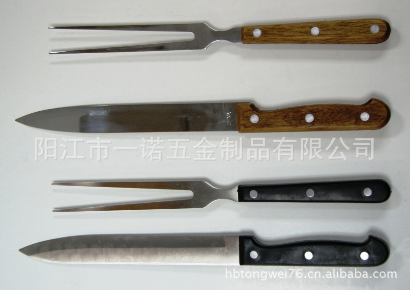 套刀兩支刀叉DSC08901刀片3cr13, 手柄松木. 刀