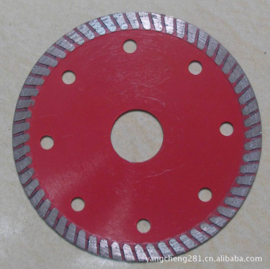 金刚石圆锯片具有切割各种大理石花岗岩混凝土等脆性石材等，具有