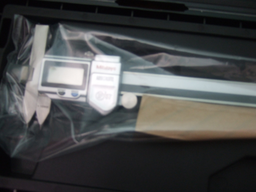 大量现货日本三丰数显中心距卡尺10-200 573-606-10