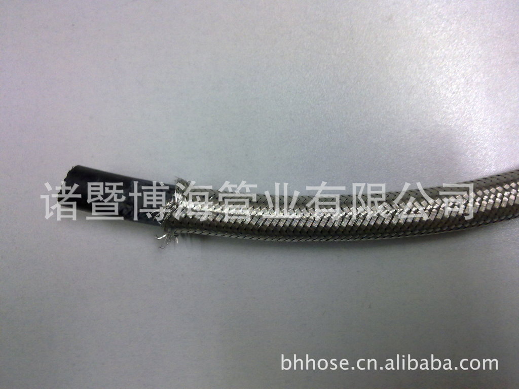 供应各种汽车橡胶输油管，异形油管 胶管 异形胶管油管 汽车油管