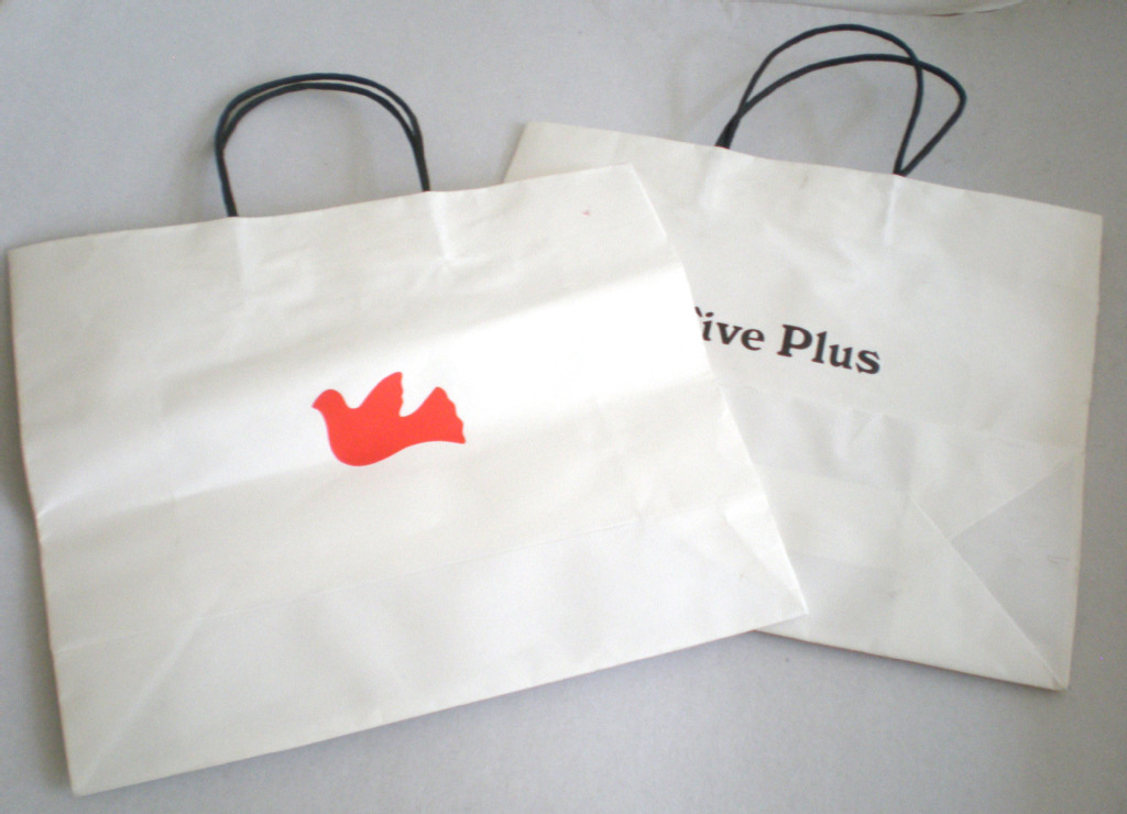 生产厂家大量订做白卡纸覆膜彩印手提纸袋