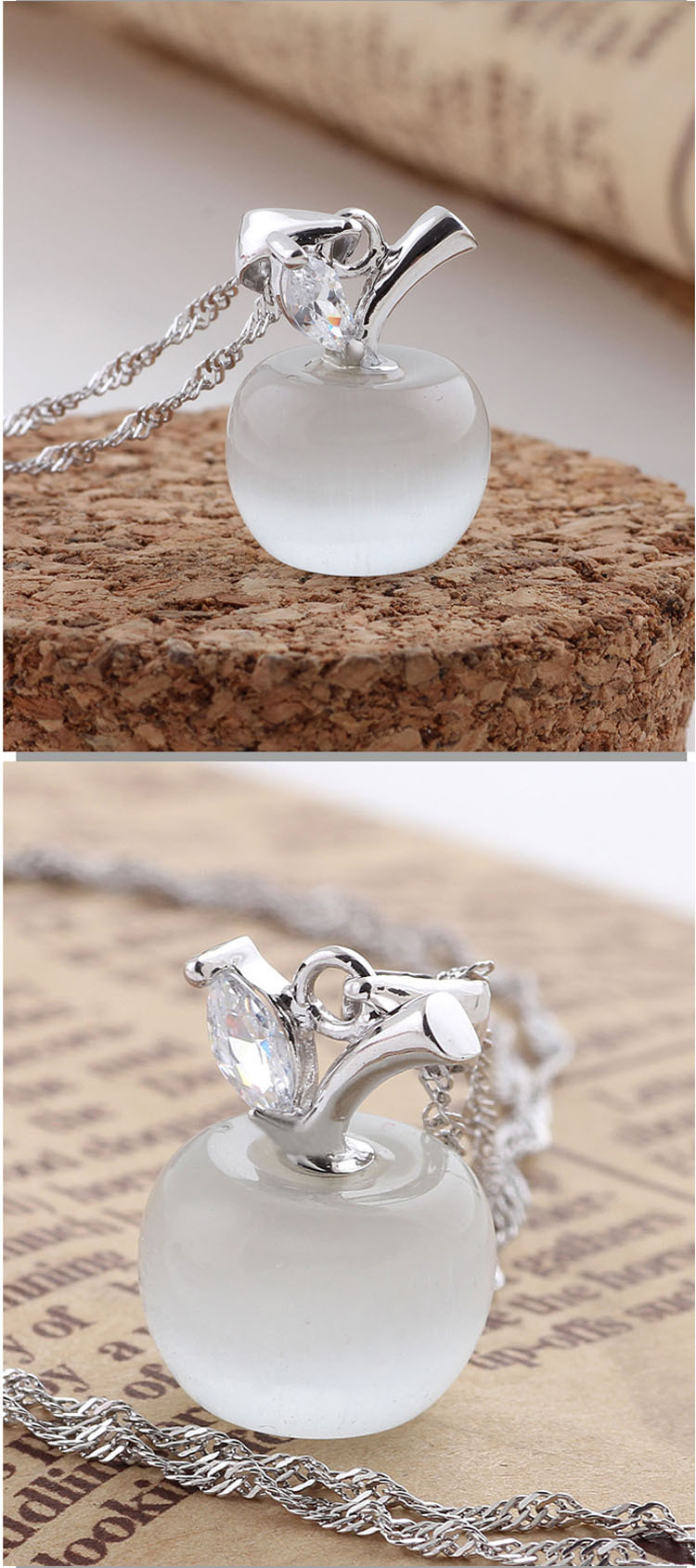 Moonstone Pendant White