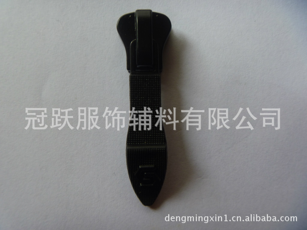 供应箱包拉链头【箱包注塑拉头】