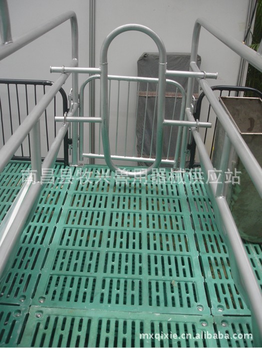 厂家直销山东聊城青岛母猪产床漏粪地板养猪设备复合材料漏粪地板