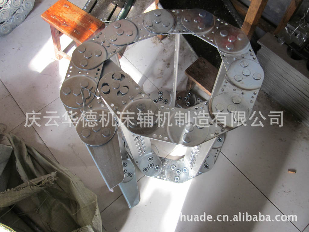 精加工现货：机床钢铝拖链、金属坦克链、机床拖链坦克链、防护链