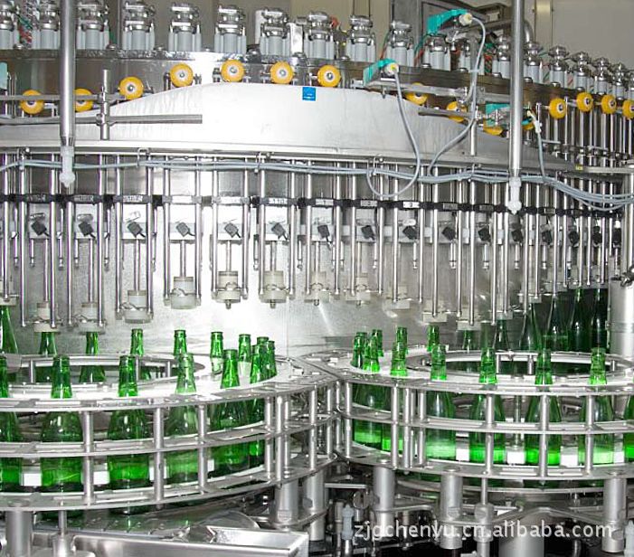 碳酸饮料灌装机械 含气饮料三合一灌装机 CSD filling machine