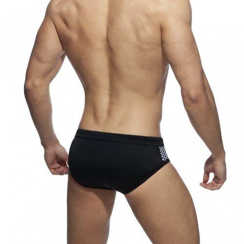 New type of swimming trunks, low-waisted triangle color-blocked swimming trunks, nylon quick-drying beach trunks, anti-embarrassment removable cup swimsuit