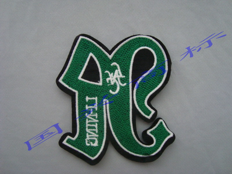 订做毛衣毛巾绣花章 毛衣刺绣章 肩章 毛巾绣t恤商标