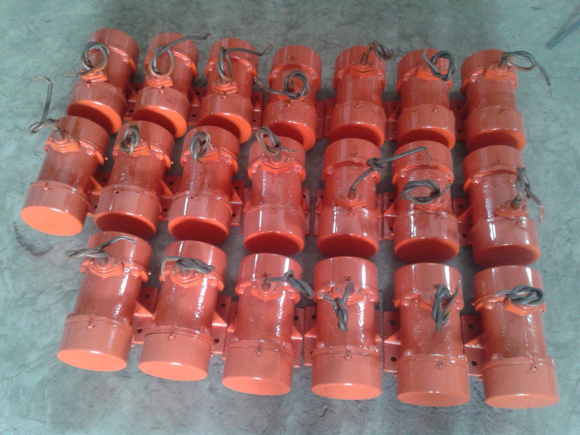 供应YZS-3-2振动电机 YZS振动器哪里卖 新乡新久YZS振动电机直供