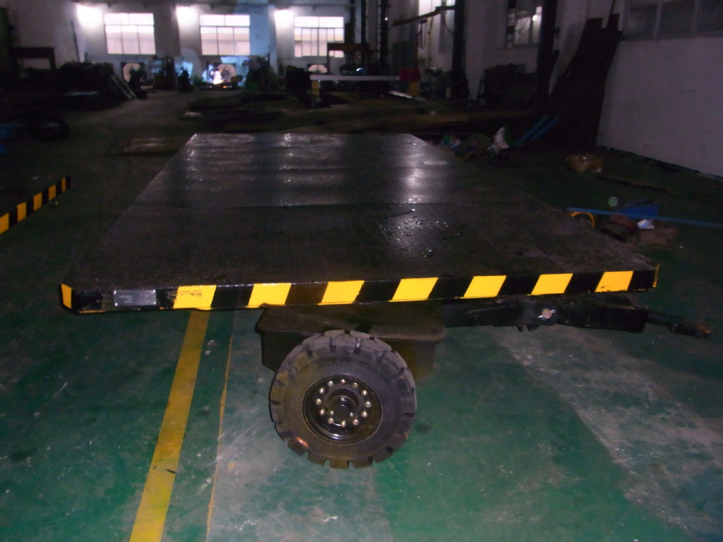 厂家直销6T平板拖车 四轮实心胎平板拖挂车